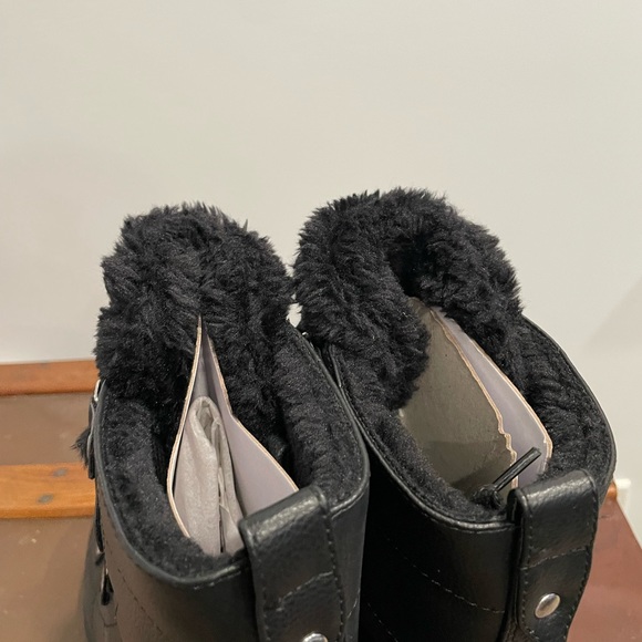 NINE WEST BLACK BOOTS - Picture 6 of 10